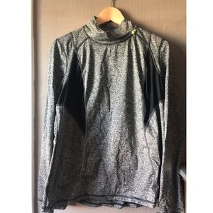Xcersion Active Long Sleeved (w. Headphone loop!)